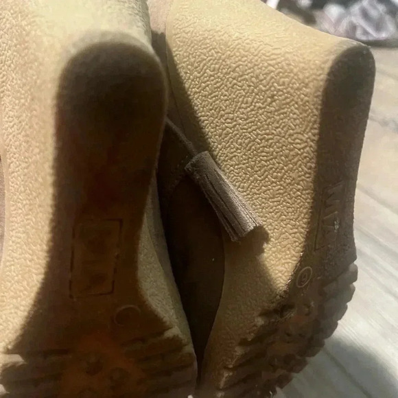 Mia size 6 brown suede booties - Picture 3 of 4